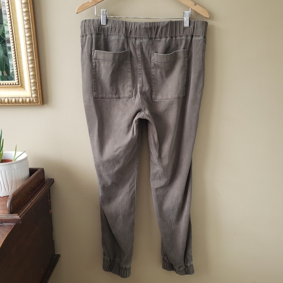 Cloth & Stone Olive Green Tencell Pocket Utility Joggers Drawstring Waist Size M - Picture 6 of 10